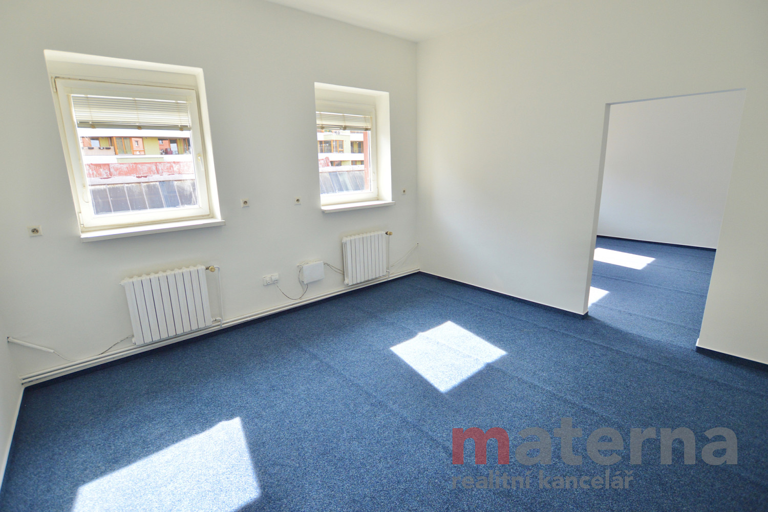 Pronájem kanceláře 32 m² – fotografie 3