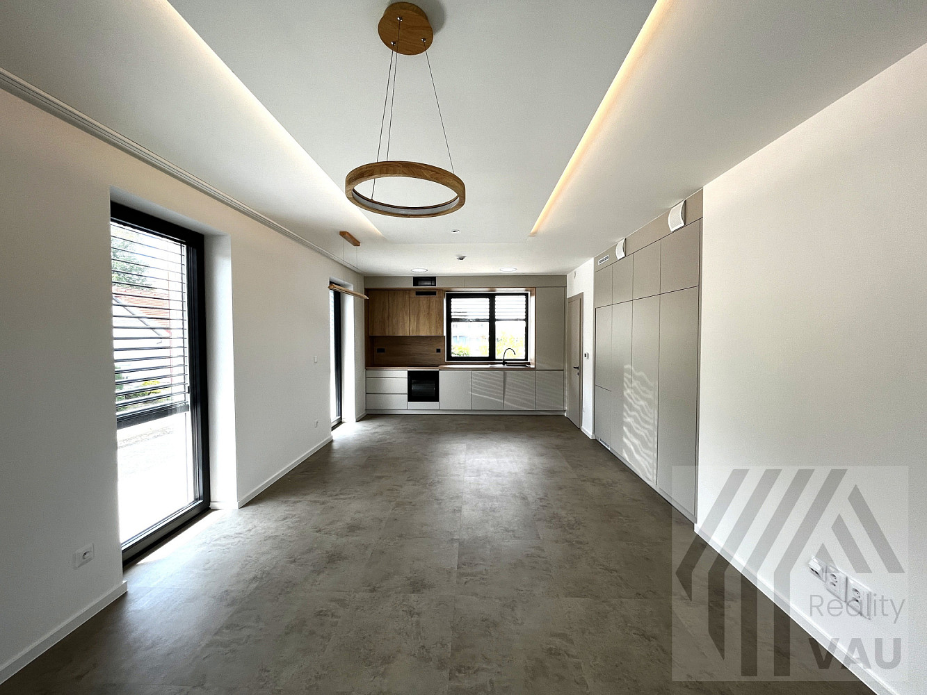 Pronájem bytu 2+kk 61 m² – fotografie 2
