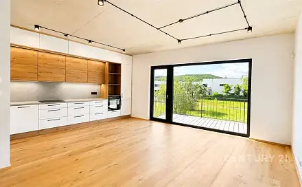 Pronájem bytu 4+kk 99 m²