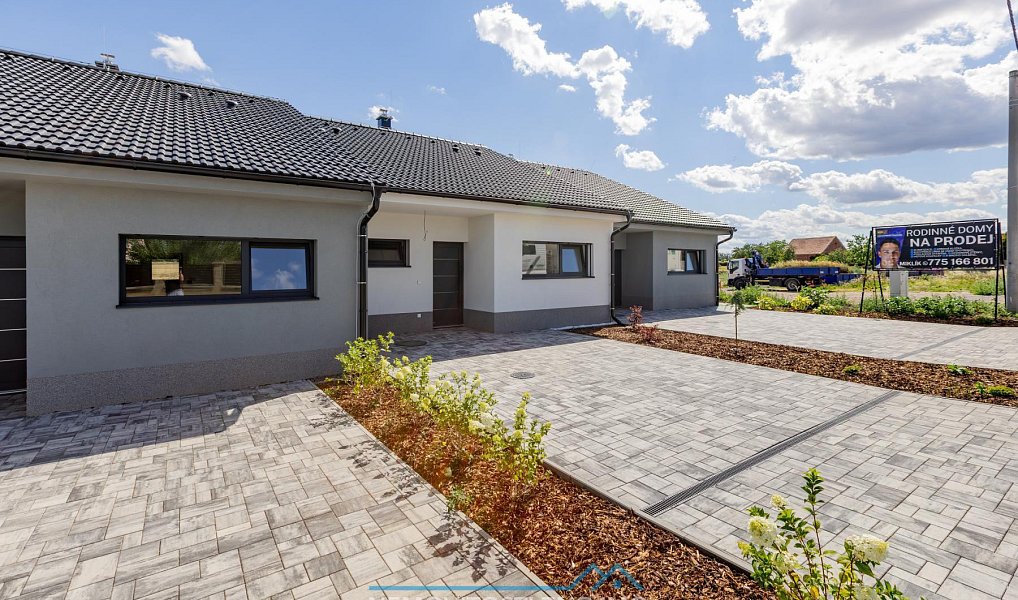 Prodej domu 87 m² s pozemkem 631 m², Znojmo – fotka 1 z 20