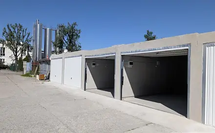 Pronájem garáže 19 m J. B. Pecky/Kostelecká, Prostějov. 2700 Kč/měsíc., Kostelecká, Prostějov