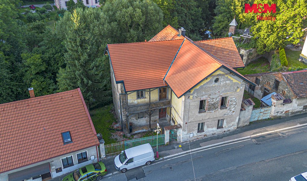 Prodej domu 267 m² s pozemkem 895 m², Žleby – náhled fotky 13
