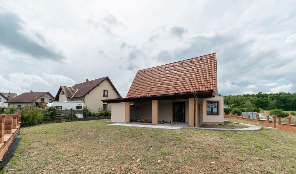 Prodej domu 218 m² s pozemkem 1 043 m², Stará Huť – náhled fotky 4