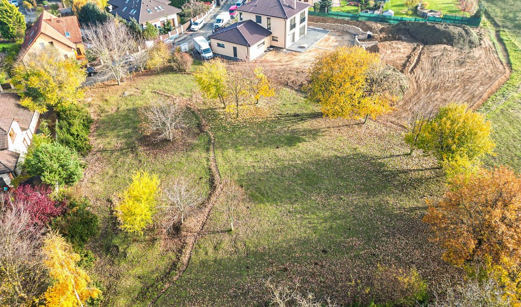 Prodej stavebního pozemku 2 541 m², Praha – náhled fotky 3