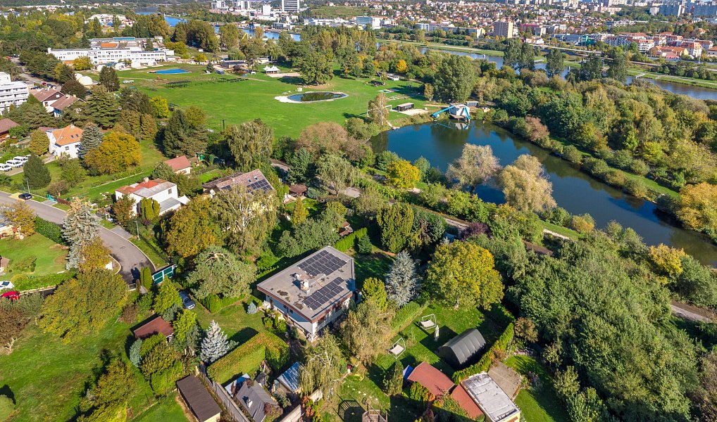 Prodej stavebního pozemku 2 041 m², Praha – fotka 1 z 10