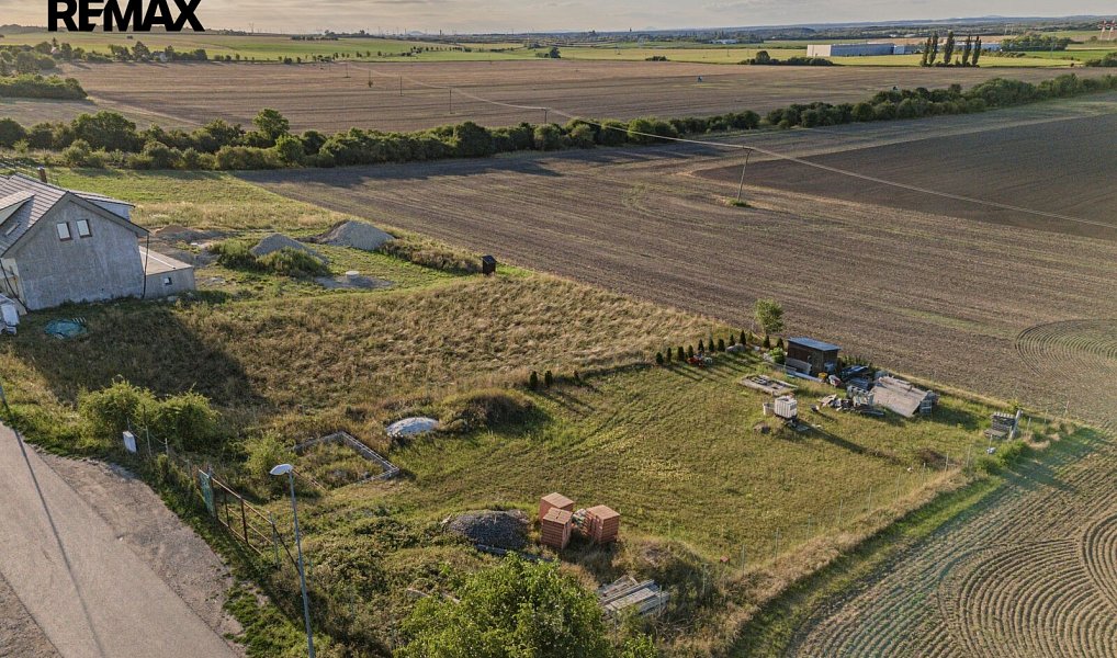 Prodej stavebního pozemku 1 295 m², Vykáň – náhled fotky 7