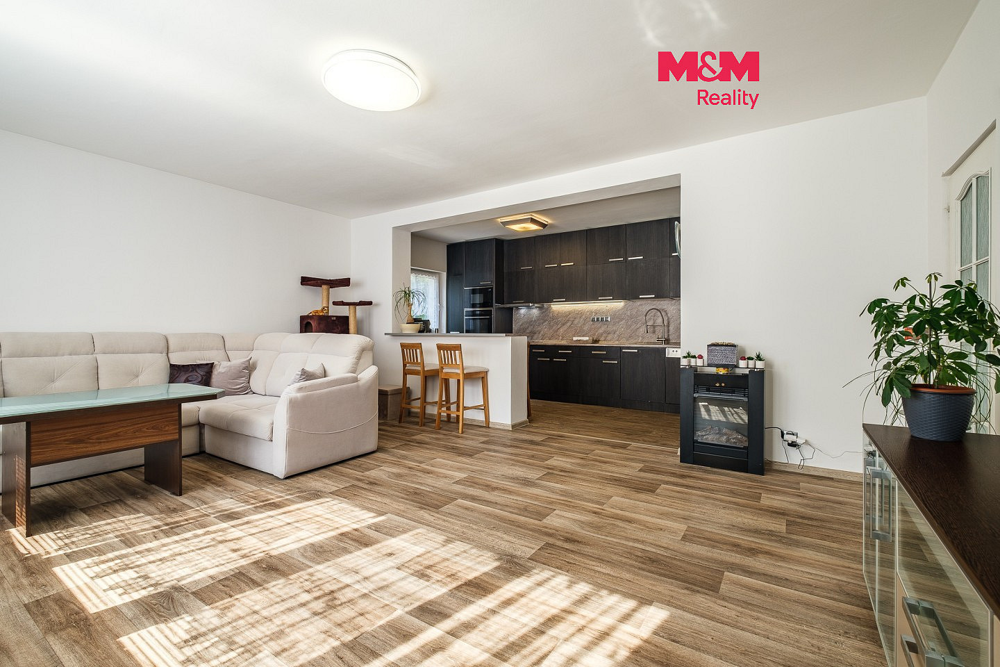 Prodej domu 367 m² s pozemkem 1 449 m²