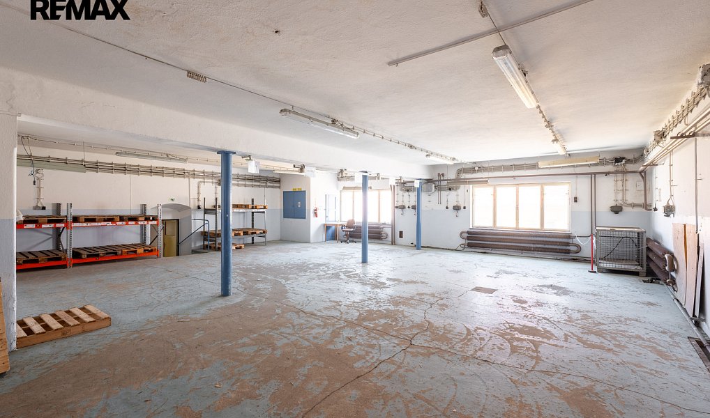 Prodej výrobních prostor 1 115 m², Nové Hrady – náhled fotky 21