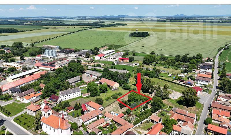 Prodej stavebního pozemku 1 275 m²
