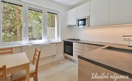 Pronájem bytu 3+1 102 m², Školní, Kuřim, okres Brno-venkov