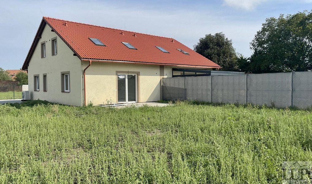 Prodej domu 128 m² s pozemkem 400 m², Postřižín – fotka 1 z 17