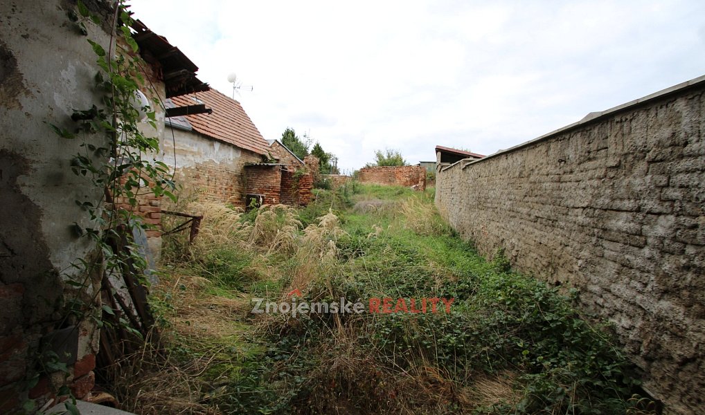 Prodej stavebního pozemku 471 m², Hodonice – náhled fotky 2