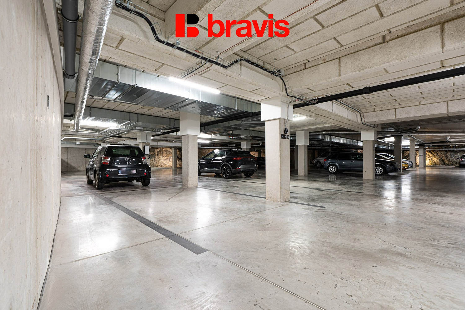 Pronájem garážového stání, brno - komín, rezidence diorit, 13 m2