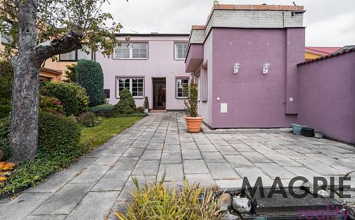 Prodej domu 243 m² s pozemkem 162 m², Vyhlídkova, Praha 9 - Čakovice