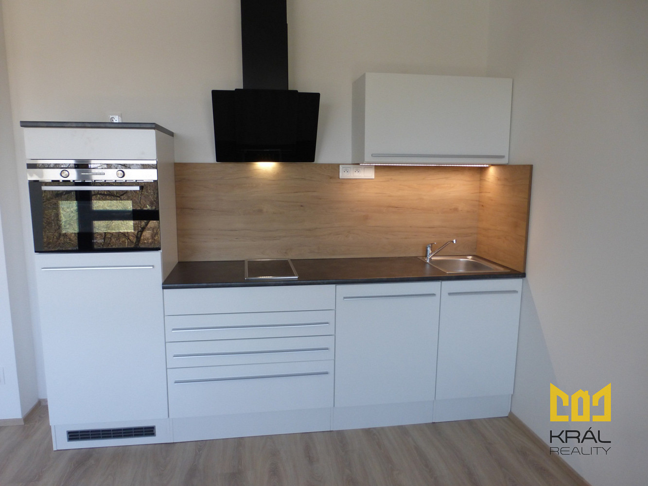 Pronájem bytu 1+kk 41 m² – fotografie 3