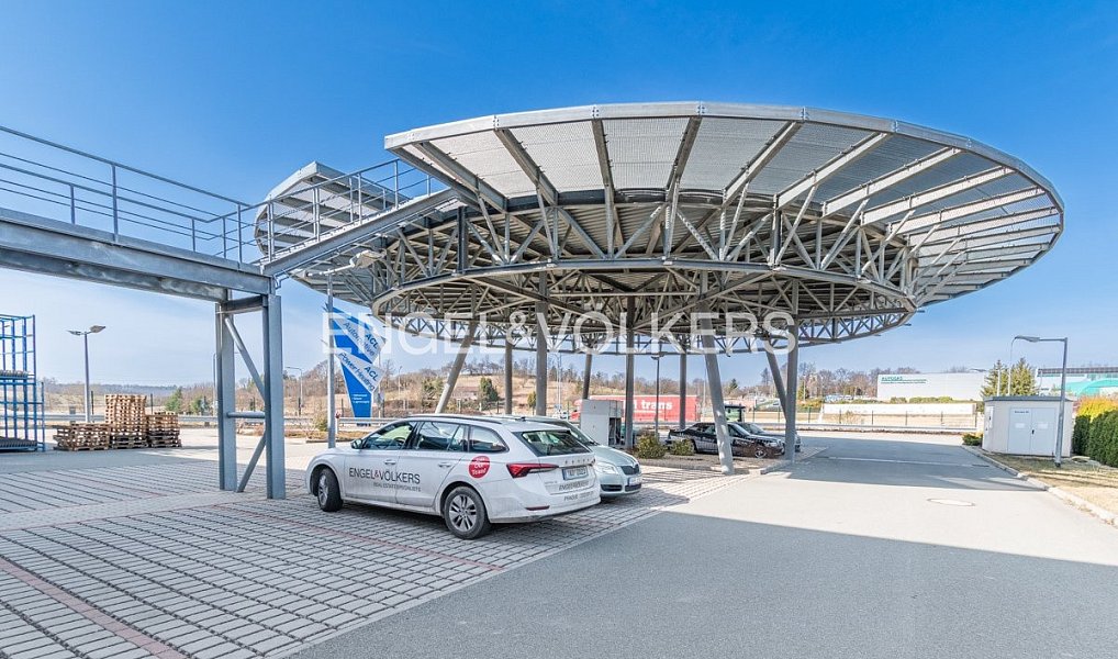 Pronájem skladovacích prostor 199 m², Solnice – fotka 1 z 17