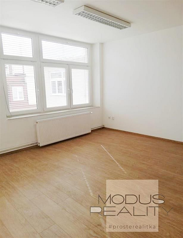 Pronájem kanceláře 43 m² — photo 2
