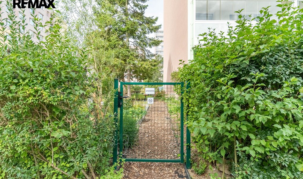 Prodej bytu 3+1 78 m², Praha – náhled fotky 26