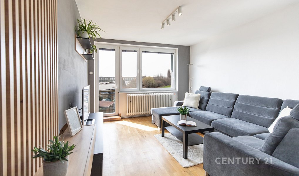 Prodej bytu 3+1 71 m², Bečváry – fotka 1 z 29