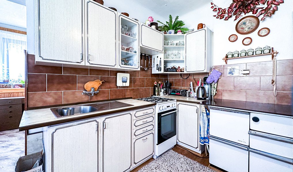 Prodej domu 300 m² s pozemkem 801 m², Komárov – náhled fotky 12