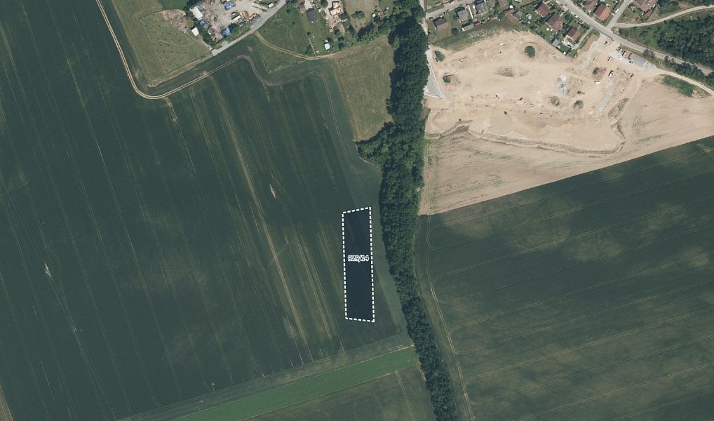 Prodej pole 3 831 m², Dnešice – fotka 1 z 3