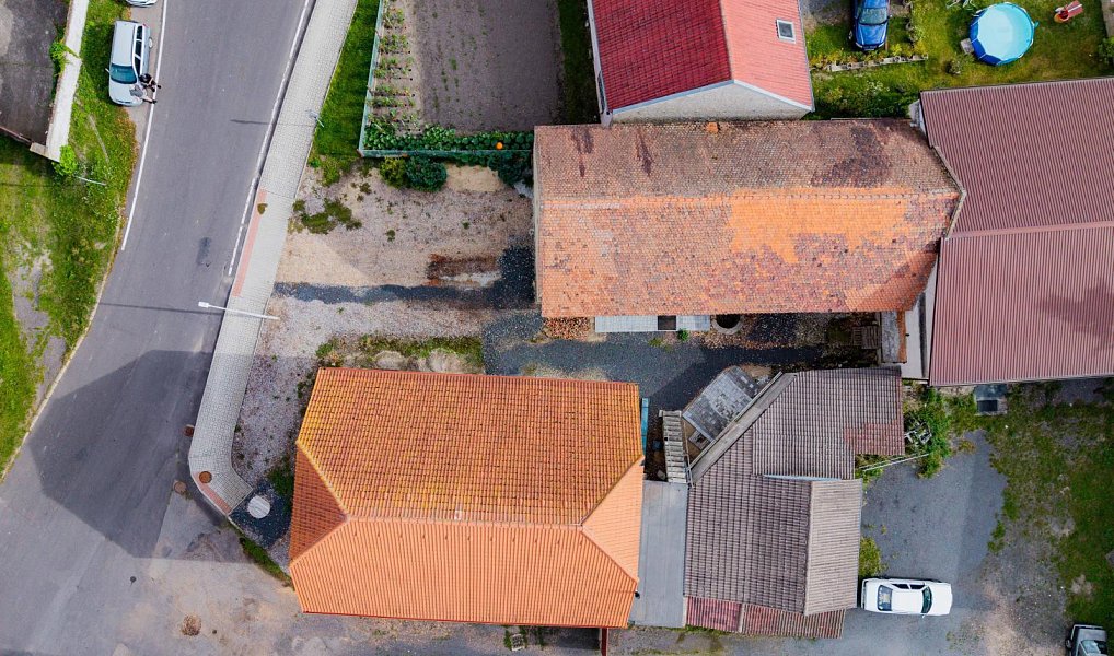 Prodej domu 233 m² s pozemkem 554 m², Lužice – náhled fotky 37