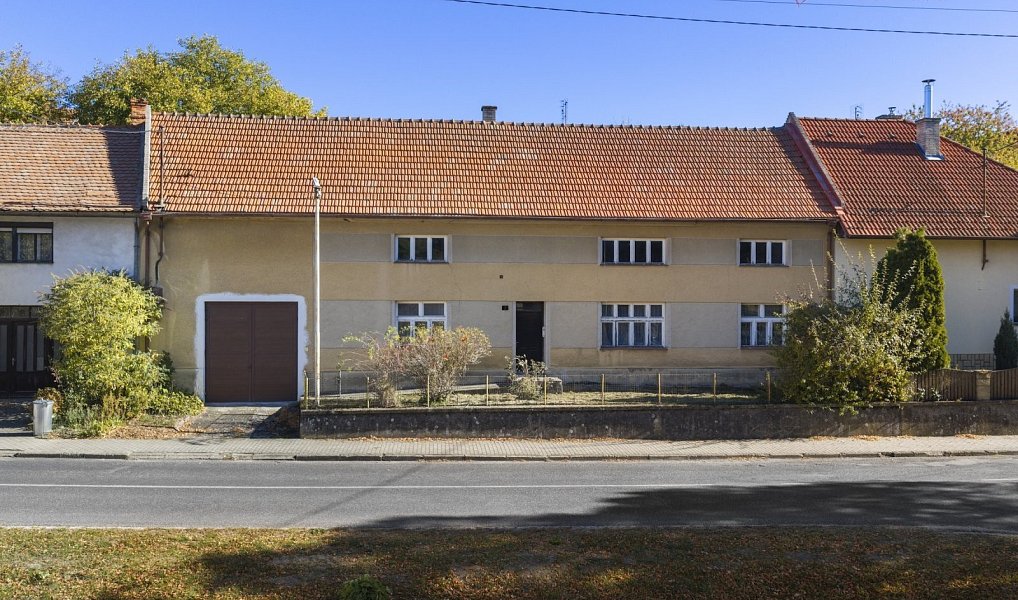 Prodej domu 66 m² s pozemkem 2 055 m², Komňa – fotka 1 z 25