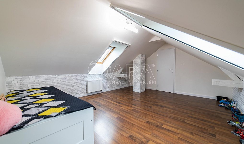 Prodej bytu 5+kk 117 m², Holubice – náhled fotky 22