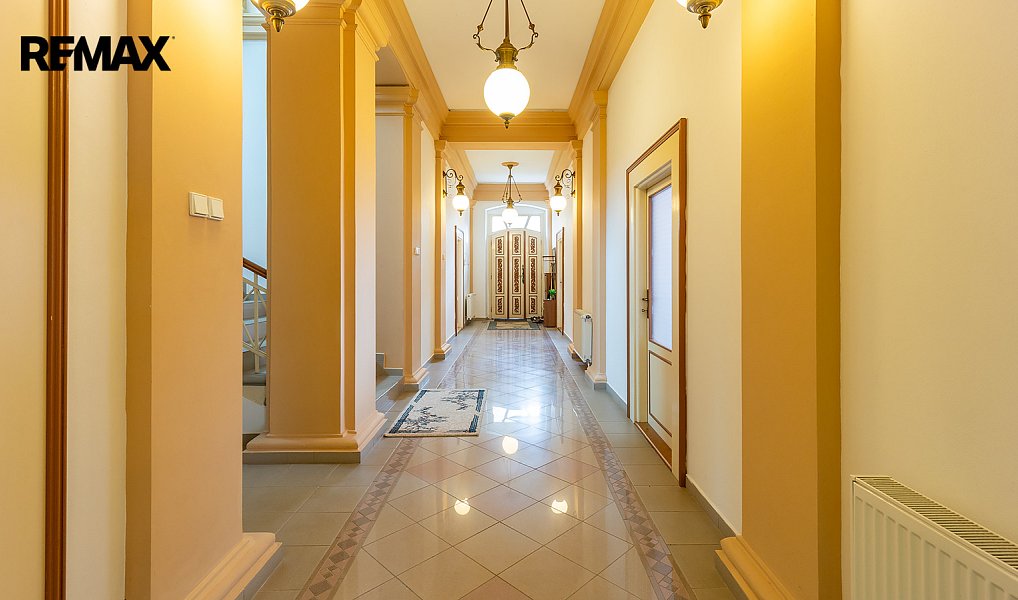 Prodej domu 543 m² s pozemkem 2 151 m², Kamenický Šenov – náhled fotky 2