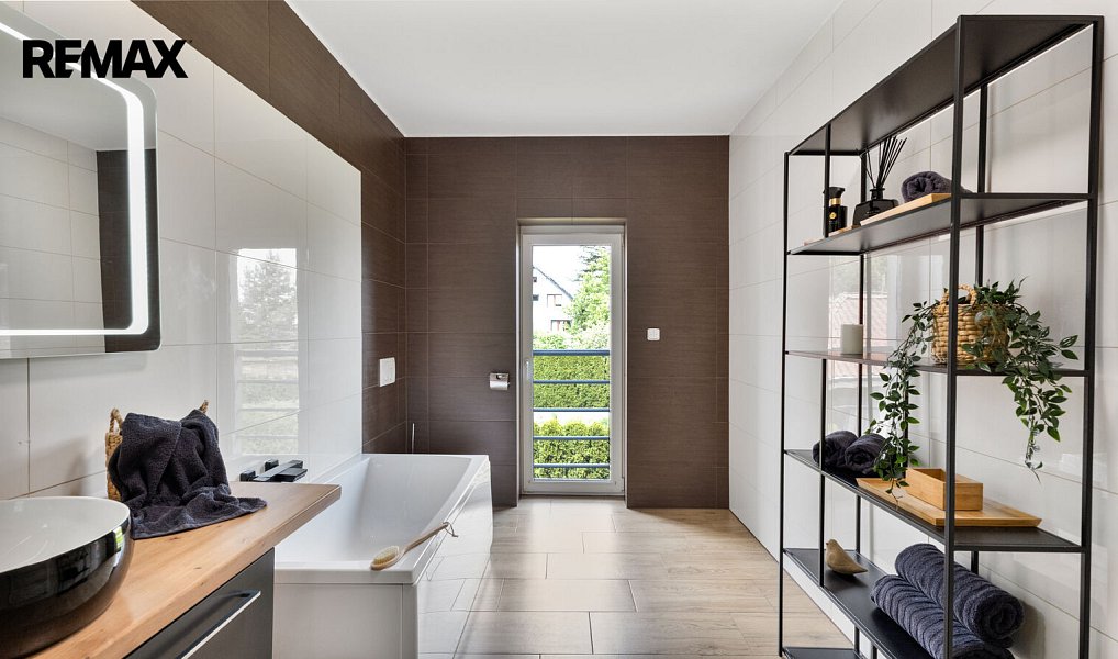 Prodej domu 634 m² s pozemkem 2 143 m², Nučice – náhled fotky 10