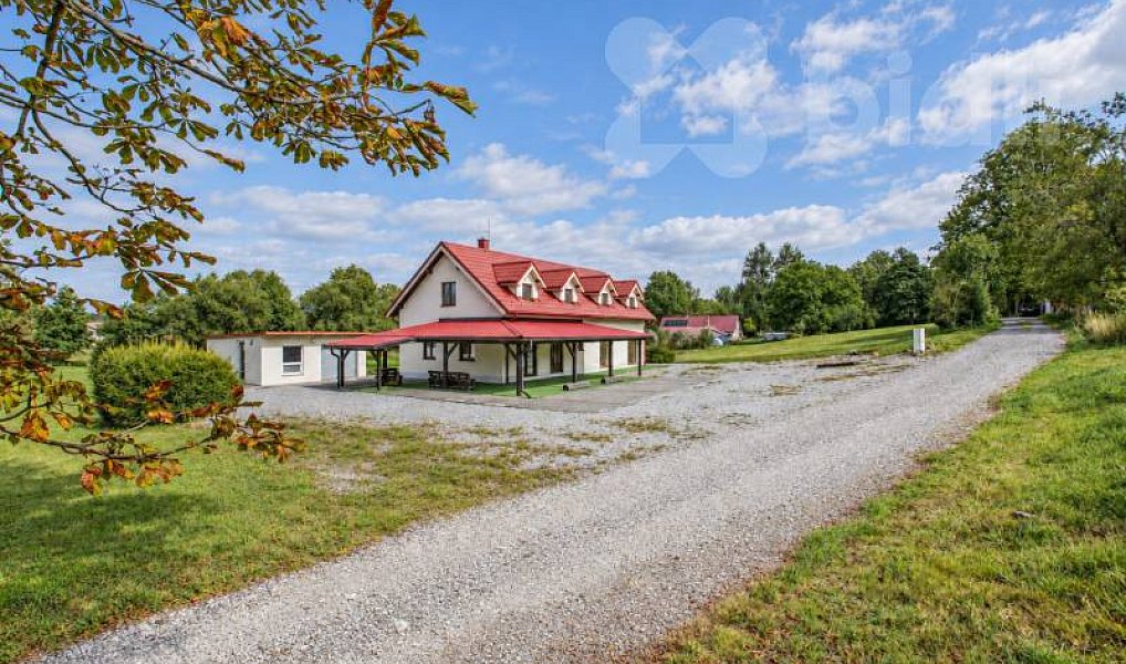 Prodej domu 230 m² s pozemkem 4 000 m², Horní Stropnice – fotka 1 z 33