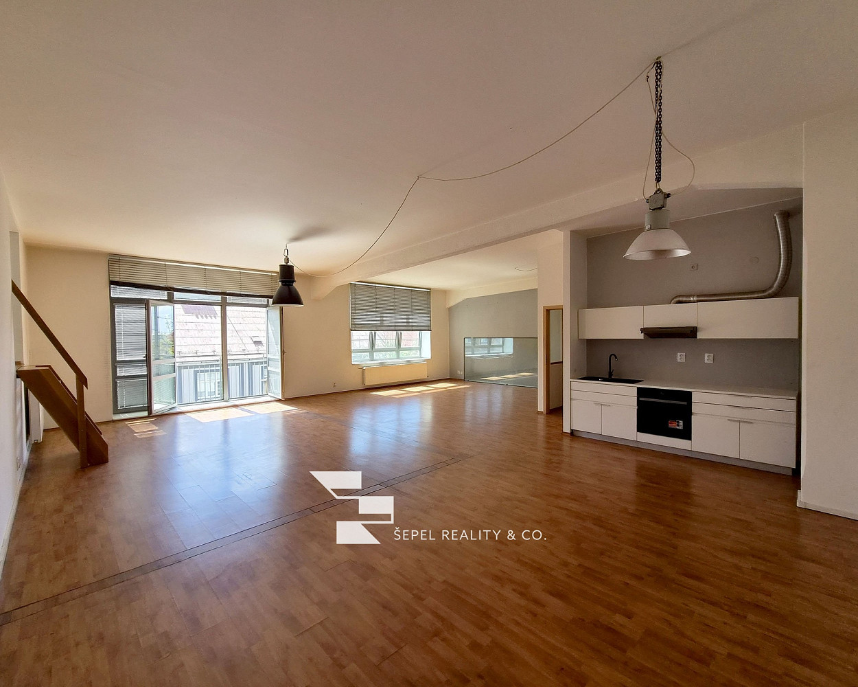 Pronájem bytu 2+kk 107 m²