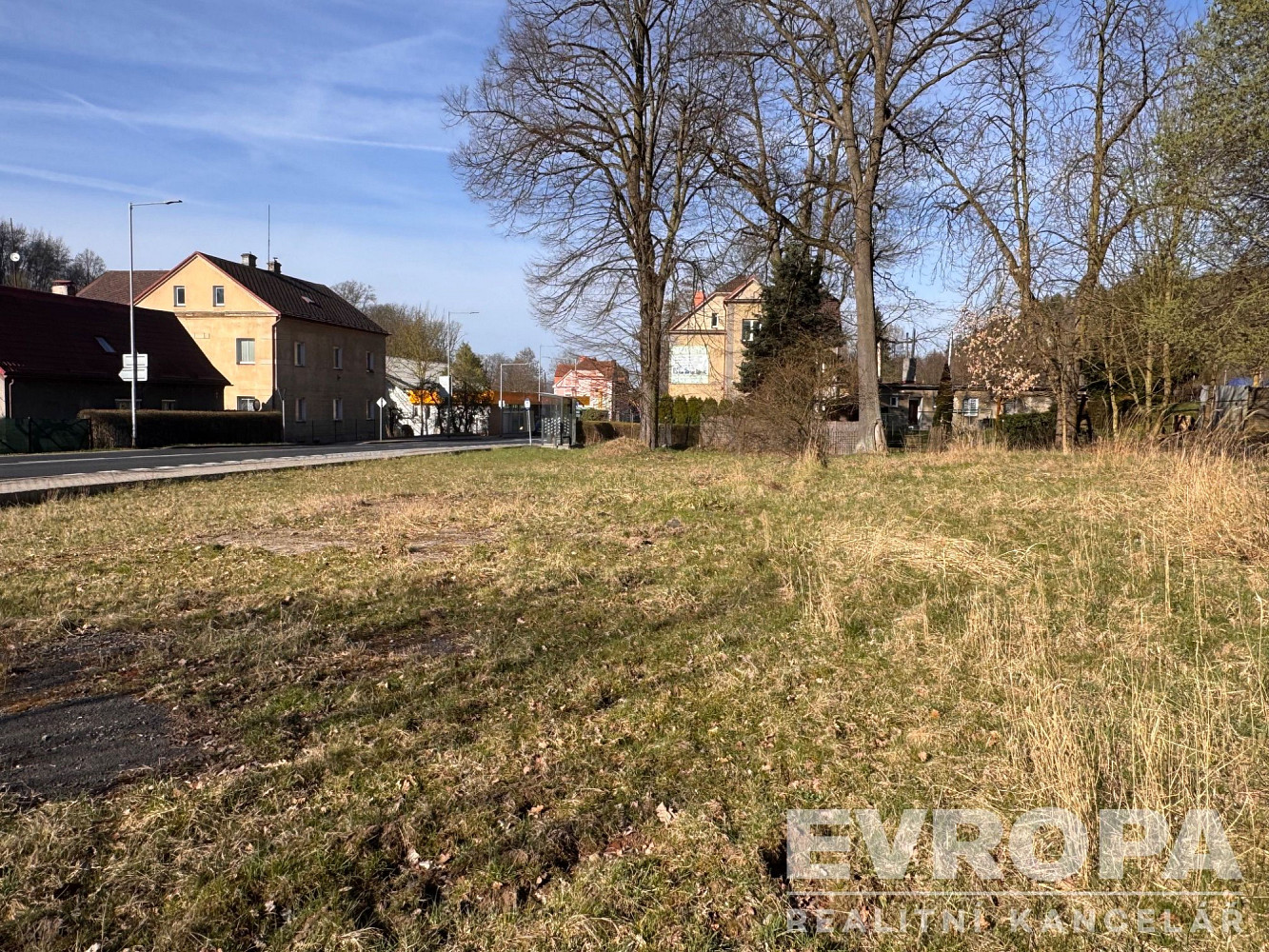 Prodej komerčního pozemku 714 m² – fotografie 2
