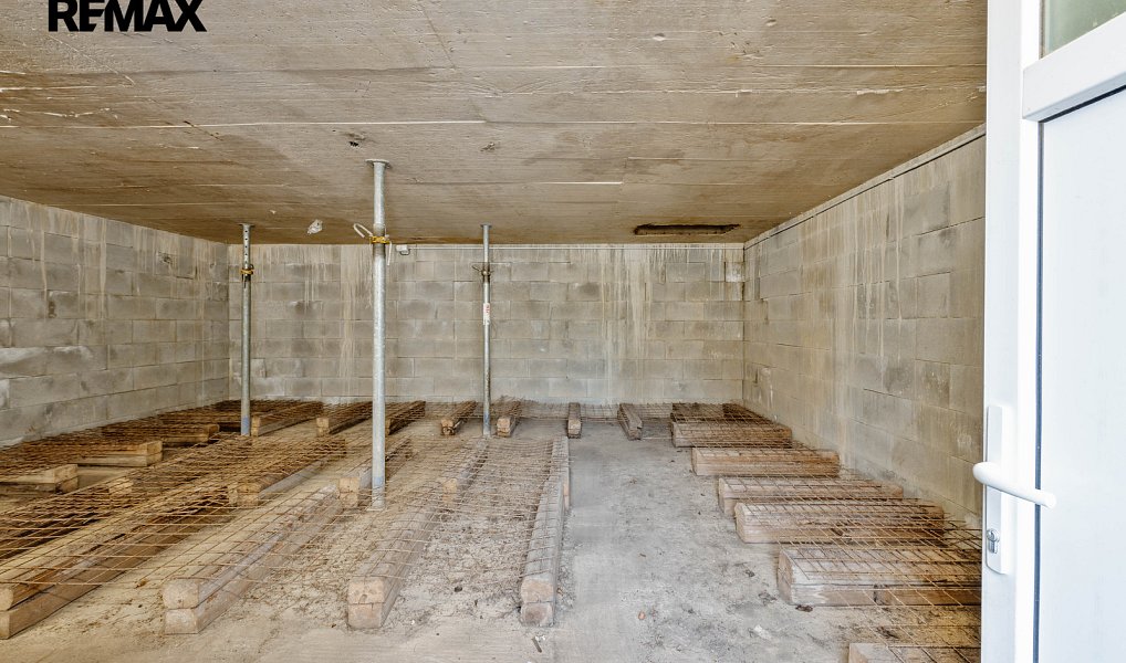 Prodej výrobních prostor 2 100 m², Buřenice – náhled fotky 19