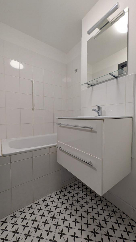 Pronájem bytu 2+kk 34 m² – fotografie 3