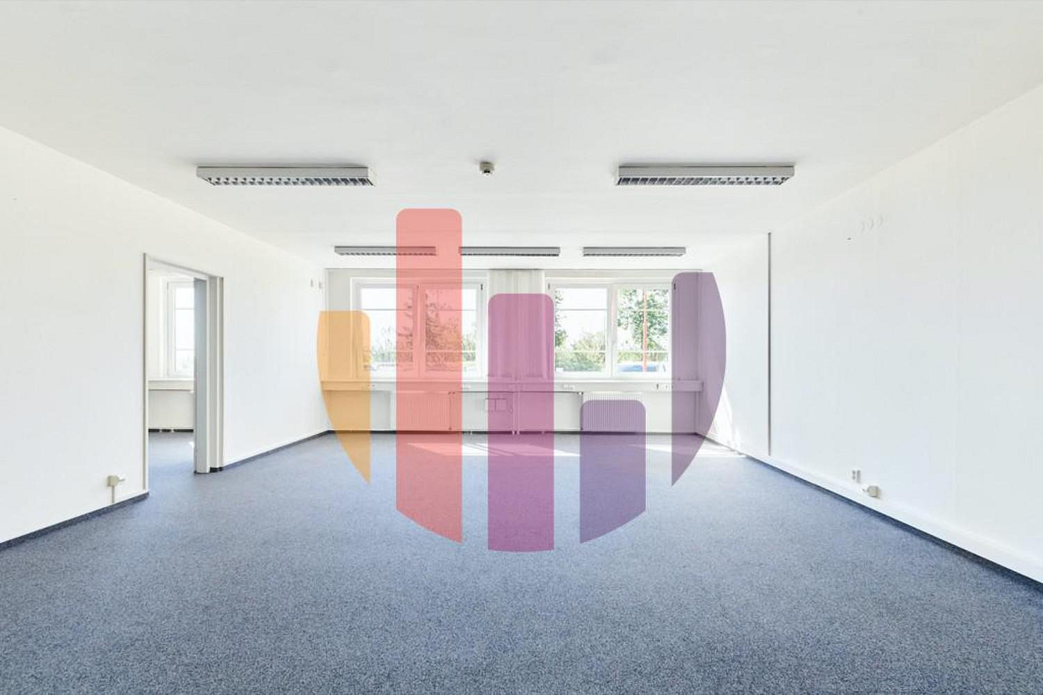 Pronájem kanceláře 65 m² — photo 3