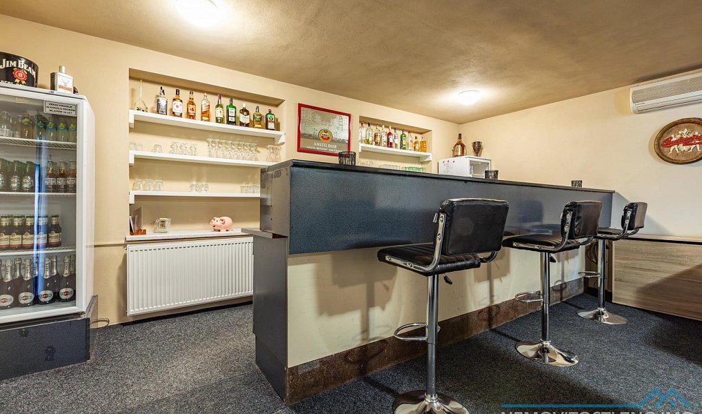 Prodej ubytovacího objektu 390 m², Vrbovec – náhled fotky 5