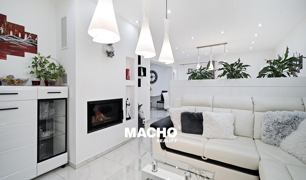 Prodej domu 220 m² s pozemkem 2 014 m², Soběslav – náhled fotky 8