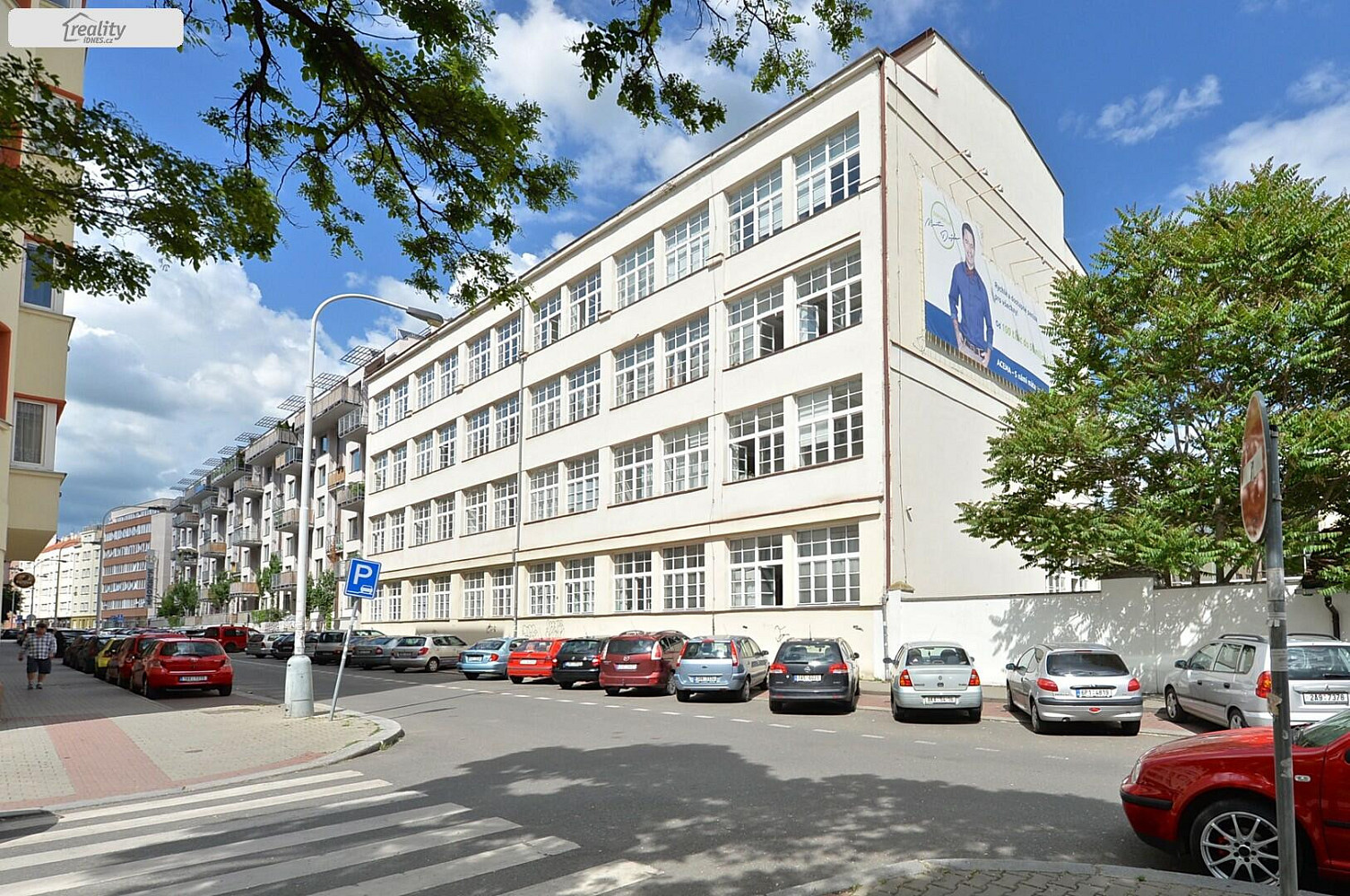 Pronájem kanceláře 417 m²
