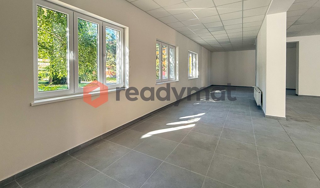 Pronájem obchodních prostor 588 m², Hodonín – náhled fotky 12
