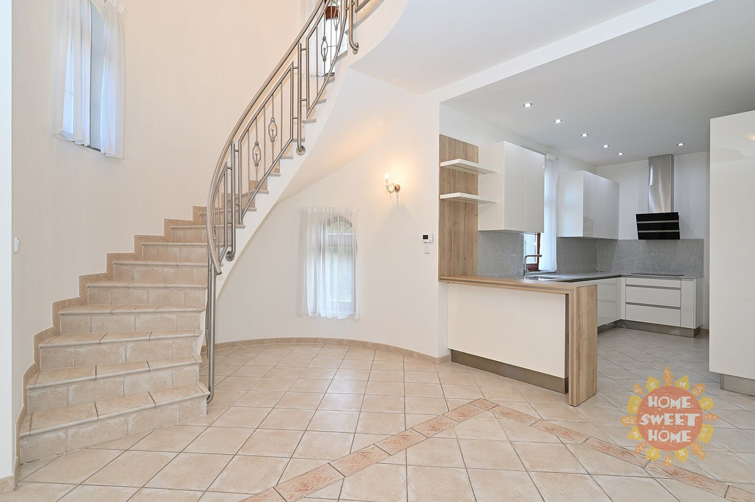 Pronájem domu 243 m² s pozemkem 380 m² – pohled 5