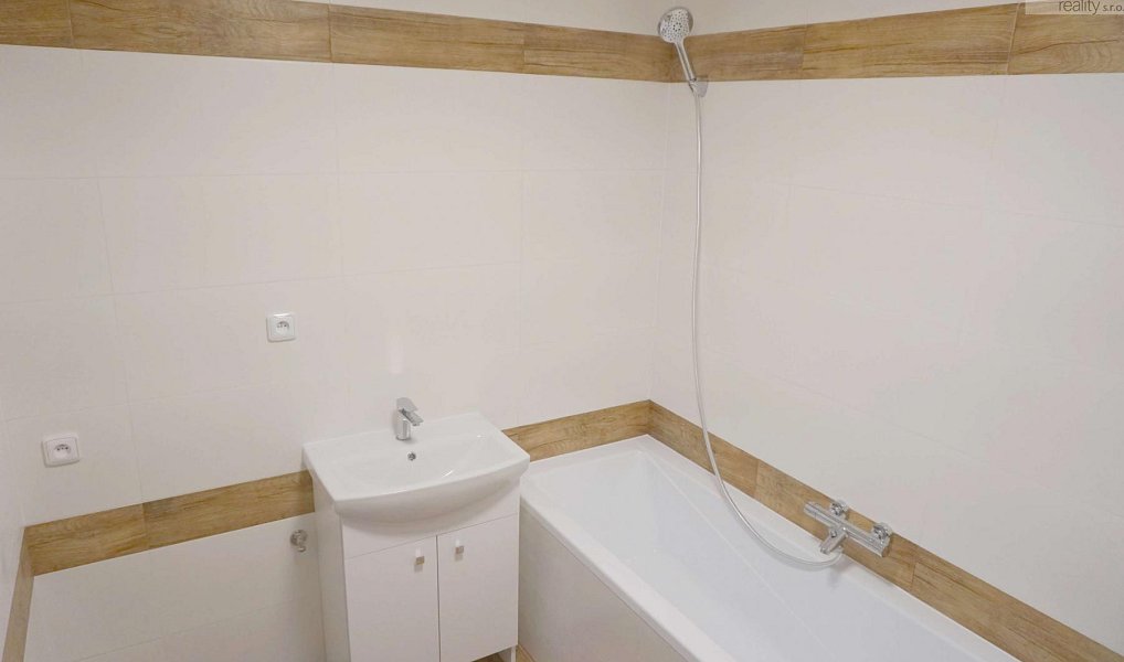 Pronájem bytu 4+kk 70 m², Litvínov – náhled fotky 21