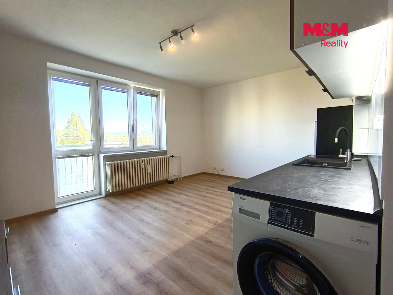 Pronájem bytu 1+kk 27 m² – fotografie 3