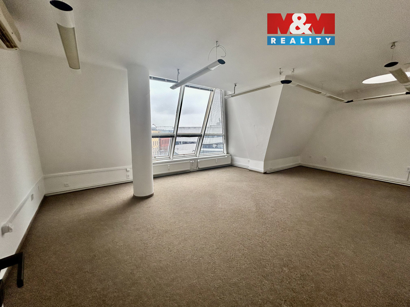 Pronájem kanceláře 170 m²