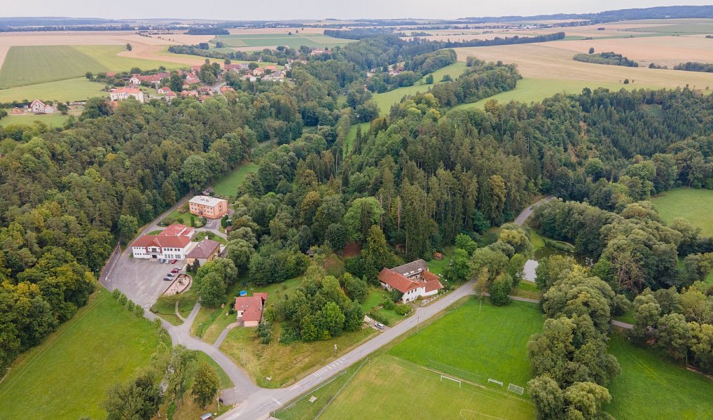 Prodej stavebního pozemku 1 081 m², Horní Újezd – náhled fotky 5