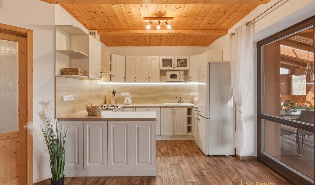 Prodej domu 261 m² s pozemkem 800 m², Zavidov – náhled fotky 4