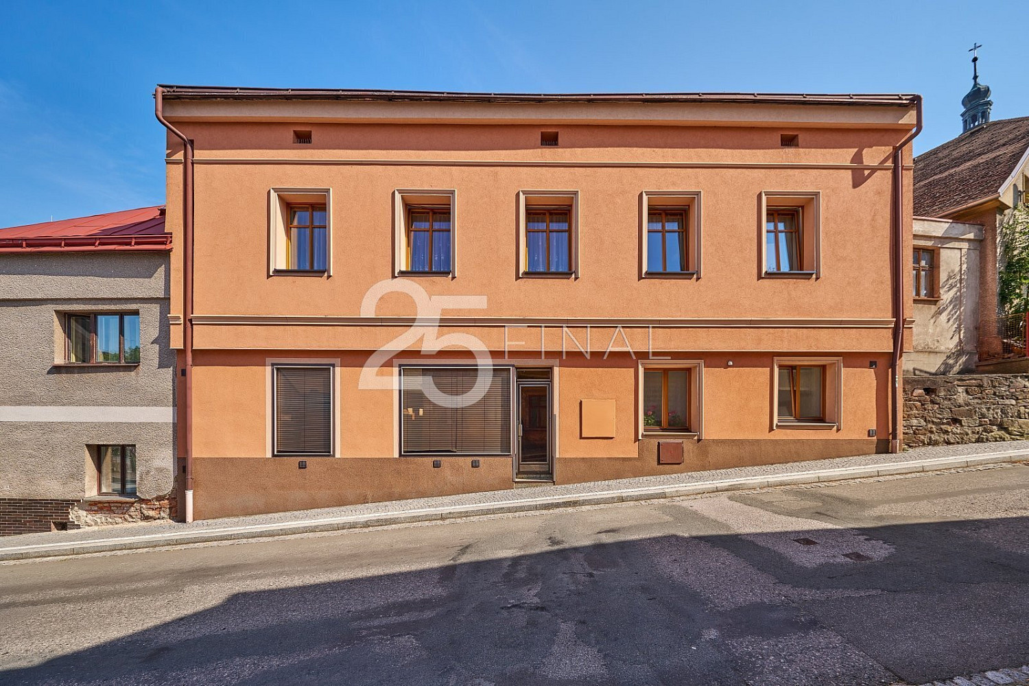 Prodej domu 199 m² s pozemkem 215 m²