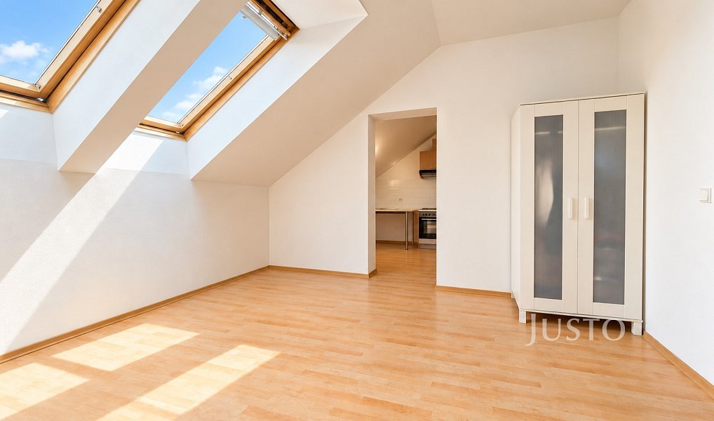 Pronájem bytu 2+kk 58 m², Písek – fotka 1 z 18