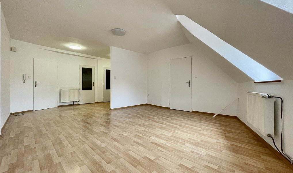 Pronájem bytu 1+kk 32 m², Znojmo – náhled fotky 2