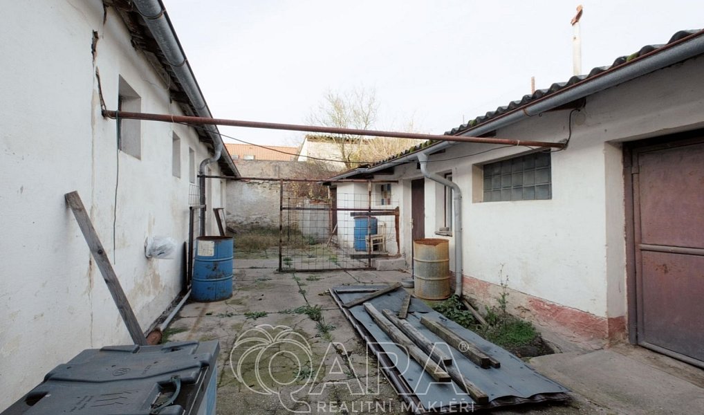Prodej domu 300 m² s pozemkem 1 482 m², Milovice – náhled fotky 8
